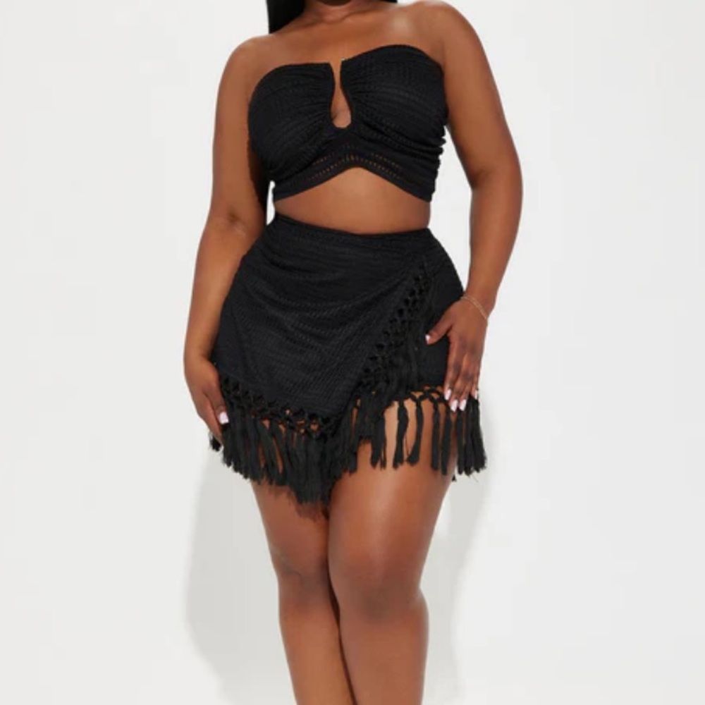 NWT Fashion Nova “Taylor” Black Crochet Fringe Skort Set